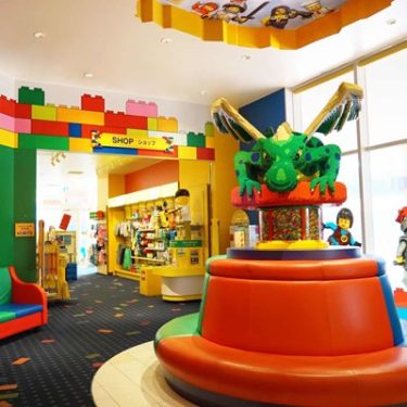 Legoland Japan Hotel, where the world of LEGO bricks spreads out from the moment you enter the entrance.