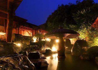 Soak in the warmth of Ikaho Onsen in a space where the gentleness of Japanese and Western styles is condensed in “Hotel Kogure, the inn with the first hot spring.