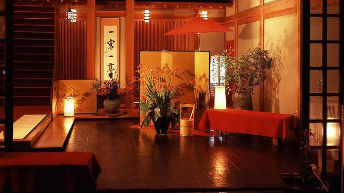 Tenojiya, an inn in Gunma Prefecture with a long history and tradition, was established in the late Edo period.