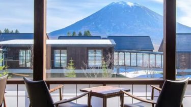 Raku Mizusan is a charming ryokan with a relaxed atmosphere in Niseko, where you can enjoy nature woven by the four seasons.