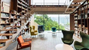 Hakone Honbako, an inn where you can stay as if you were “living” surrounded by books
