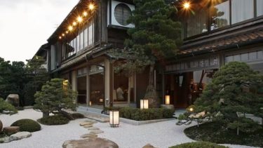 Minamikan, an inn with a history of 120 years, has been visited by many writers and artists, including Shimazaki Toson.