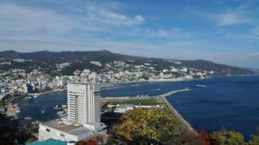 Atami Korakuen Hotel is a dignified hotel located on the southern edge of Atami, facing the Atami Port.