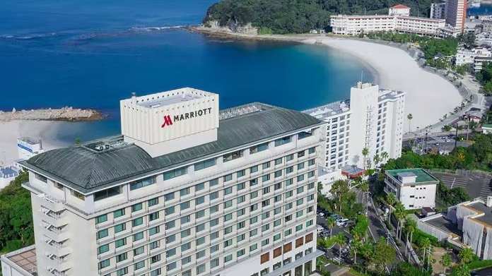Nanki Shirahama Marriott Hotel is located on a hill with a spectacular view of the Pacific Ocean, a 3-minute walk from Shirarahama Beach.